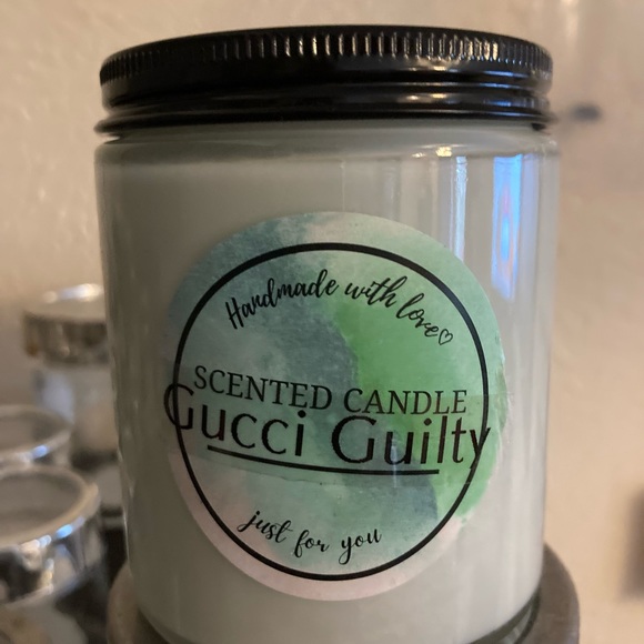 These are hand made candles, different smells and likes - Picture 2 of 12